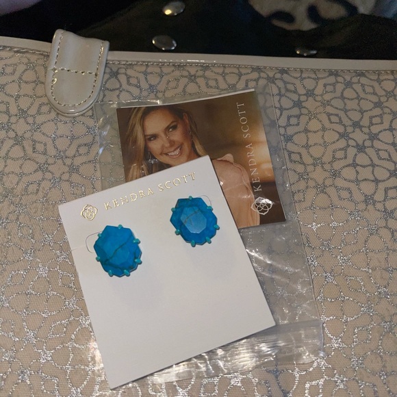 Kendra Scott turquoise Morgan earrings